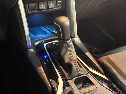 Used 2022 Toyota Corolla Cross XLE w/ Convenience Package image 31