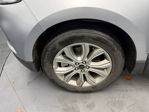 Used 2024 Ford Edge Titanium image 37