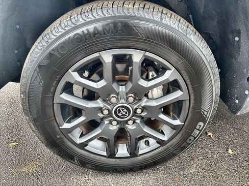 Used 2023 Toyota Tundra Platinum image 19