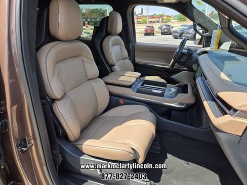 New 2027 Lincoln Navigator Black Label AWD/4WD image 14