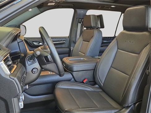 Used 2024 GMC Yukon XL Denali image 11