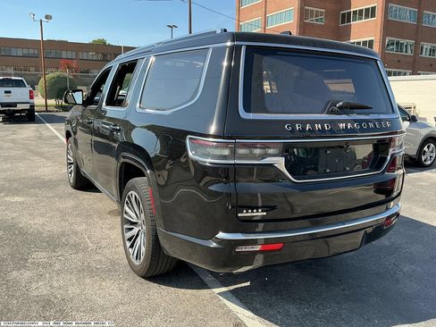 Used 2024 Jeep Grand Wagoneer Series III AWD/4WD image 5