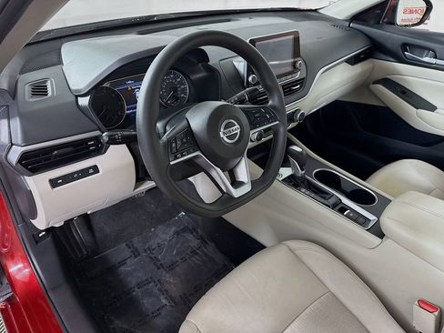 Used 2022 Nissan Altima 2.5 SV AWD/4WD image 16