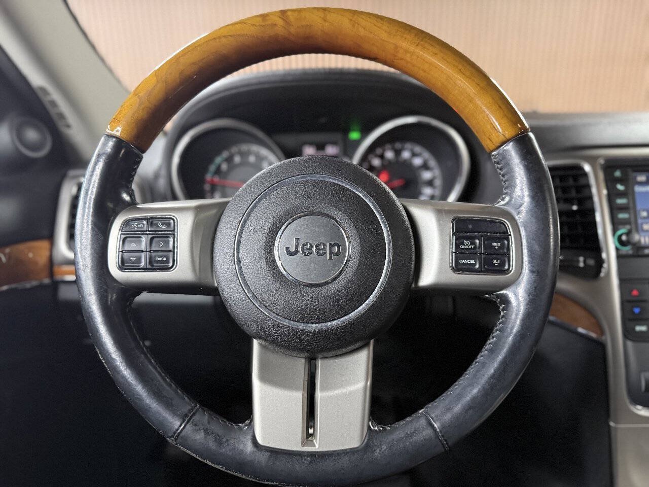 Used 2011 Jeep Grand Cherokee Overland AWD/4WD image 10