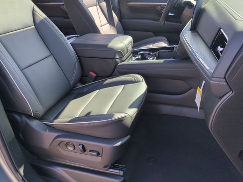 New 2026 Chevrolet Suburban Premier w/ Sun And Tow Package image 21