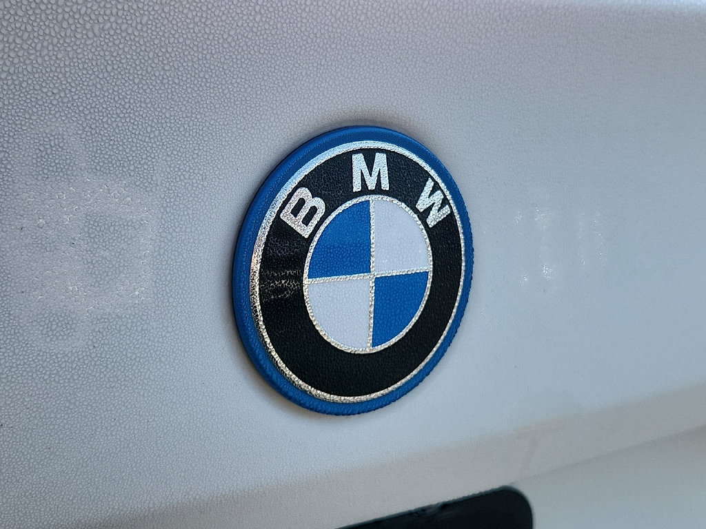 Used 2024 BMW i5 eDrive40i w/ M Sport Package RWD image 31