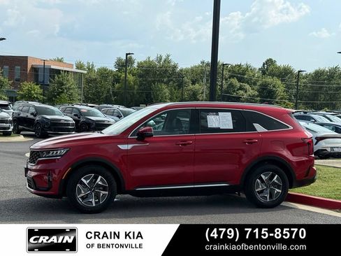 Certified 2022 Kia Sorento EX FWD image 4