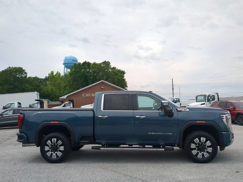 Used 2024 GMC Sierra 3500 Denali w/ Denali Reserve Package AWD/4WD image 2
