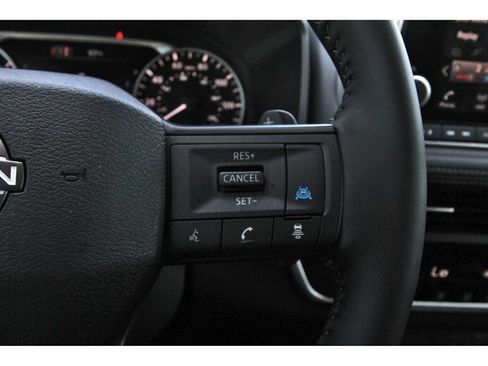 Used 2026 Nissan Rogue SV FWD image 16