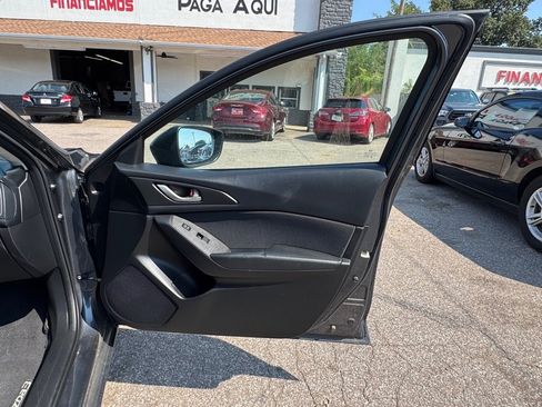 Used 2014 MAZDA MAZDA3 i SV image 15