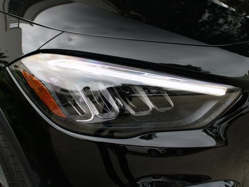 Used 2025 Mercedes-Benz GLA 250 4MATIC image 12