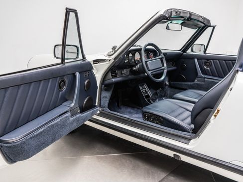 Used 1989 Porsche 911 Carrera RWD image 21