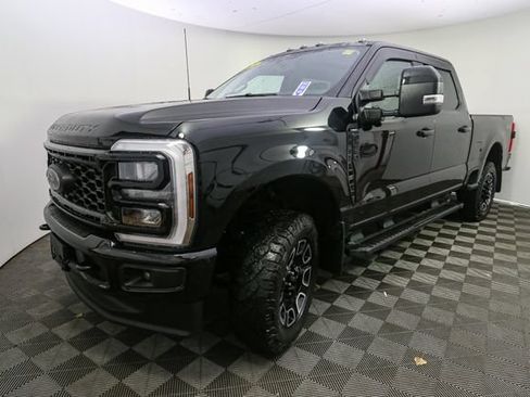 Used 2025 Ford F250 Lariat w/ Black Appearance Package AWD/4WD image 5