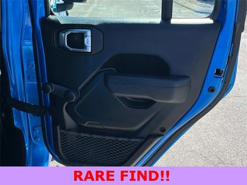 Used 2024 Jeep Gladiator Sport image 8