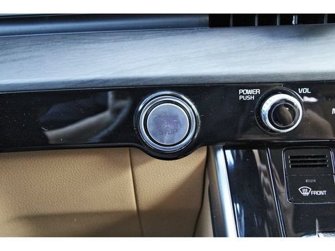 Used 2023 Kia Carnival EX FWD image 30