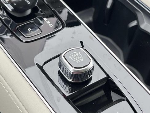 New 2026 Volvo XC90 B6 Ultra w/ Protection Package Premier AWD/4WD image 32