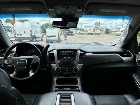 Used 2019 GMC Yukon XL Denali w/ Denali Ultimate Package AWD/4WD image 15