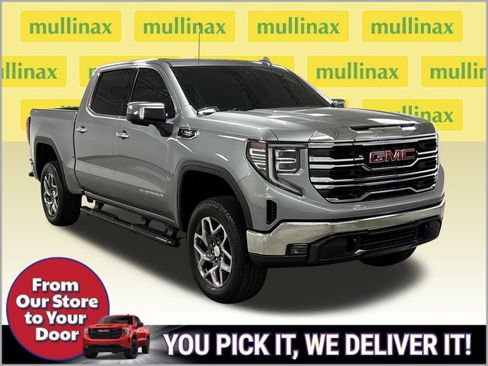 Used 2024 GMC Sierra 1500 SLT w/ SLT Convenience Package image 2