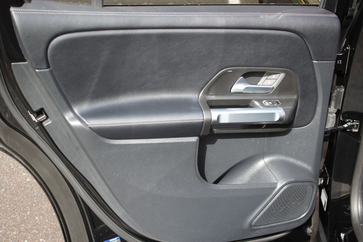 Used 2021 Mercedes-Benz GLB 250 4MATIC image 21