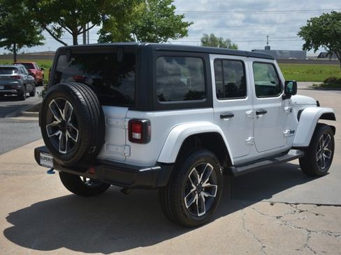 Used 2024 Jeep Wrangler Unlimited AWD/4WD image 5