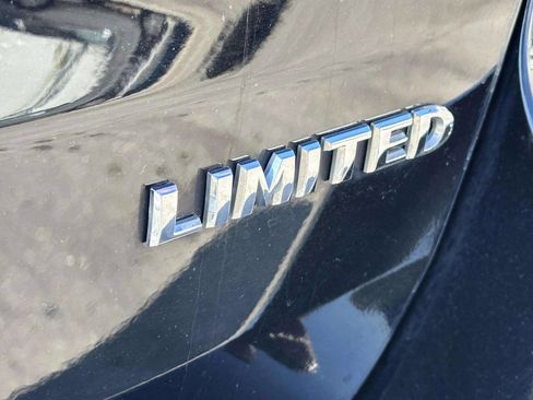 Used 2018 Jeep Grand Cherokee Limited image 5