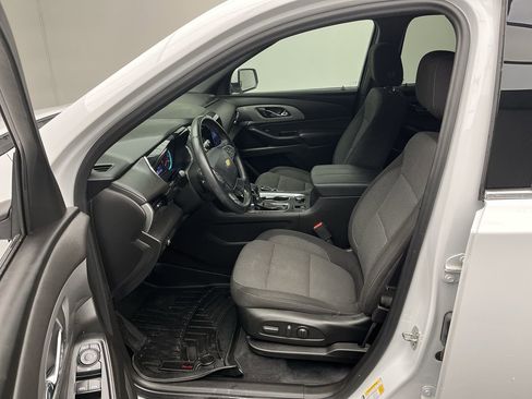 Certified 2023 Chevrolet Traverse LT image 3