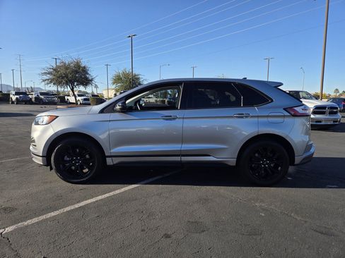 Certified 2023 Ford Edge SE w/ Black Appearance Package image 3