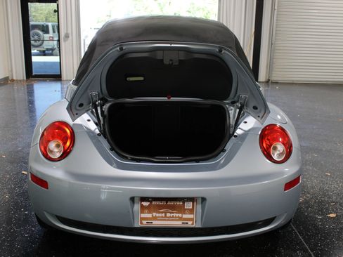 Used 2010 Volkswagen Beetle Convertible FWD image 24