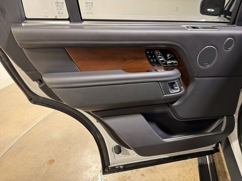 Used 2020 Land Rover Range Rover SV Autobiography Dynamic image 20