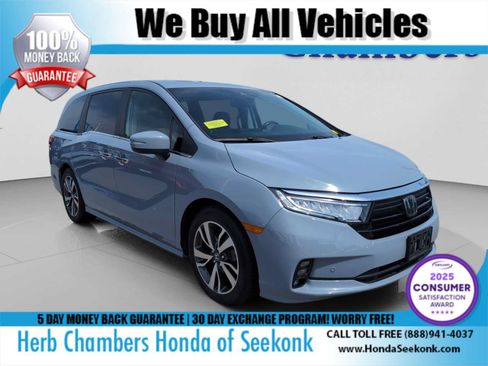 Used 2023 Honda Odyssey Touring image 1