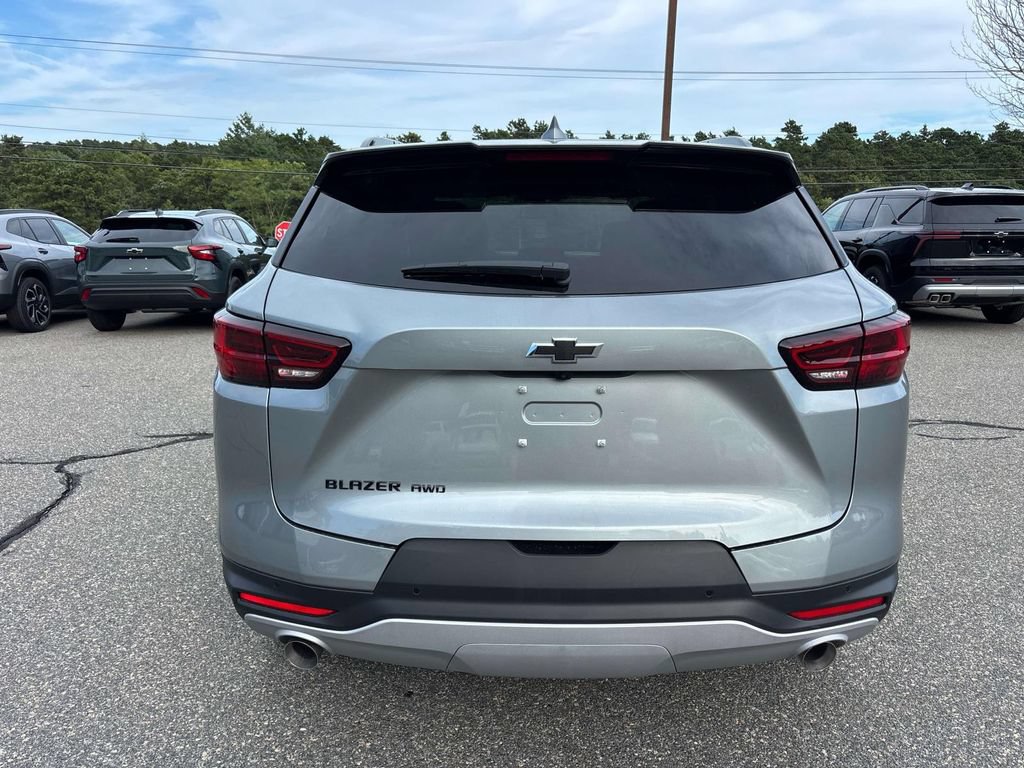 New 2026 Chevrolet Blazer LT w/ Midnight/Sport Edition AWD/4WD image 4