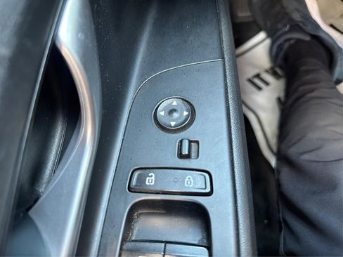 Used 2021 Hyundai Elantra SE image 27