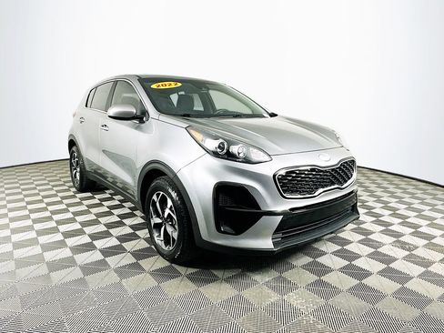 Used 2022 Kia Sportage LX image 2
