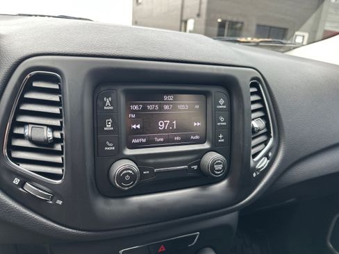 Used 2018 Jeep Compass Sport AWD/4WD image 14