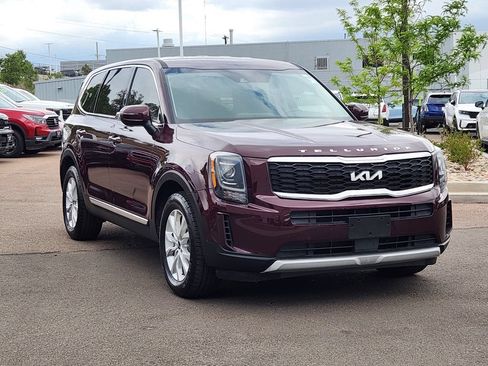 Certified 2022 Kia Telluride LX FWD image 3