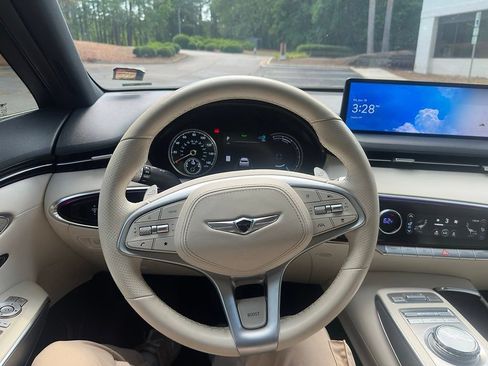 Used 2023 Genesis Electrified GV70 AWD/4WD image 5