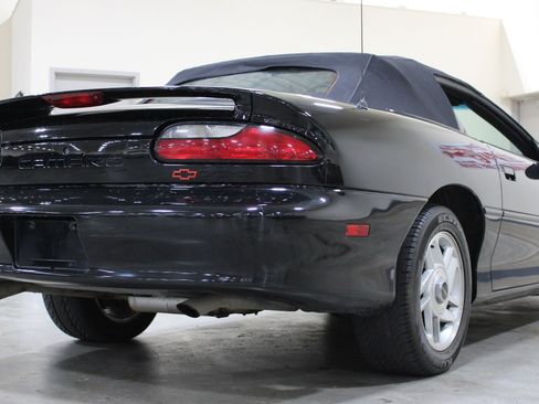 Used 1995 Chevrolet Camaro Z28 RWD image 34