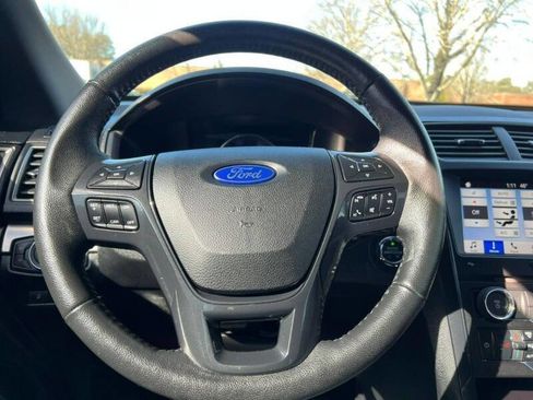 Used 2018 Ford Explorer XLT w/ Equipment Group 202A image 2