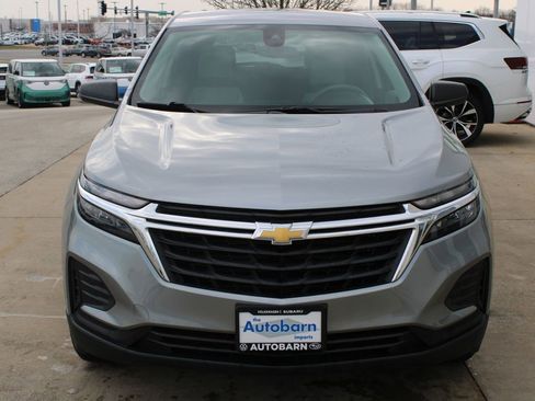 Used 2024 Chevrolet Equinox LS w/ LS Convenience Package FWD image 2
