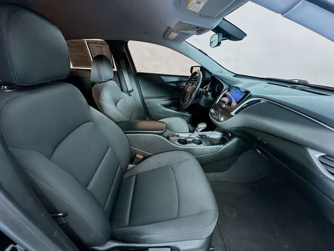 Used 2021 Chevrolet Malibu RS FWD image 32