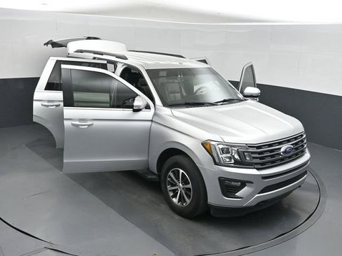 Used 2019 Ford Expedition XLT w/ Equipment Group 201A AWD/4WD image 53