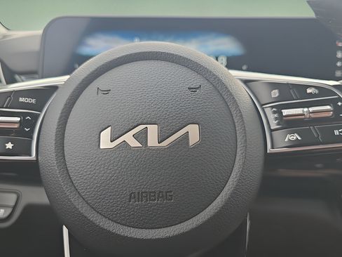 Used 2024 Kia Seltos S AWD/4WD image 12