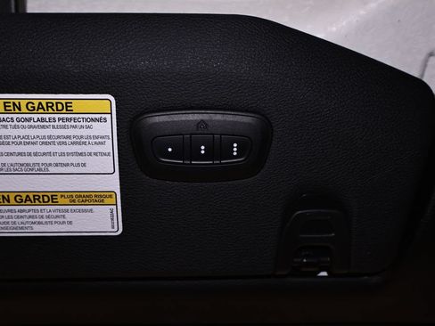 Used 2019 Jeep Wrangler Unlimited Sahara w/ Uconnect 4C Nav & Sound Group AWD/4WD image 29