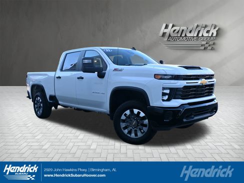 Used 2025 Chevrolet Silverado 2500 Custom w/ Custom Value Package image 1
