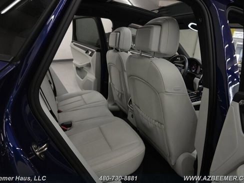 Used 2023 Porsche Macan image 22