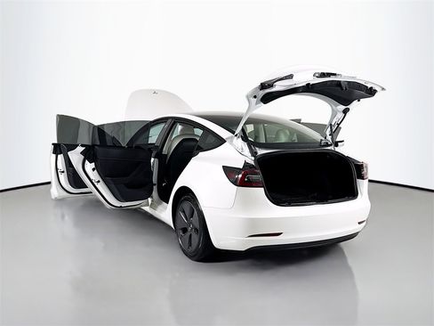 Used 2022 Tesla Model 3 image 33