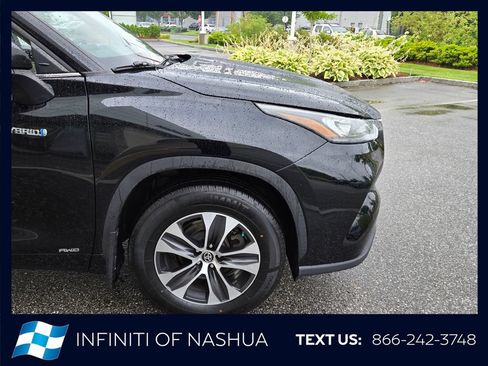 Used 2020 Toyota Highlander XLE AWD/4WD image 17