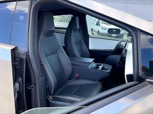 Used 2024 Tesla Cybertruck AWD Crew Cab image 13