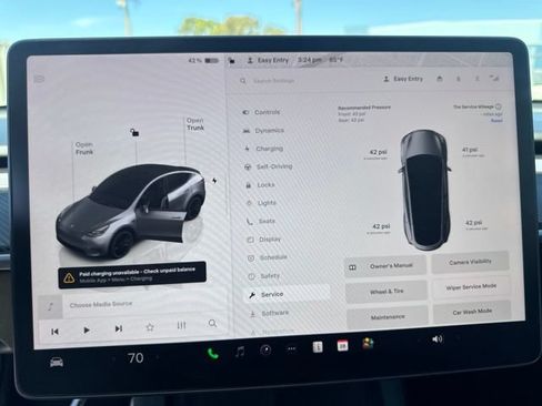 Used 2025 Tesla Model Y Performance AWD/4WD image 29