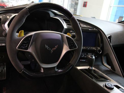 Used 2019 Chevrolet Corvette Z06 RWD image 13